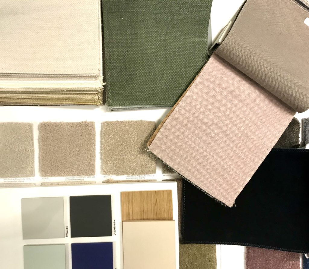 Tygprover i olika färger