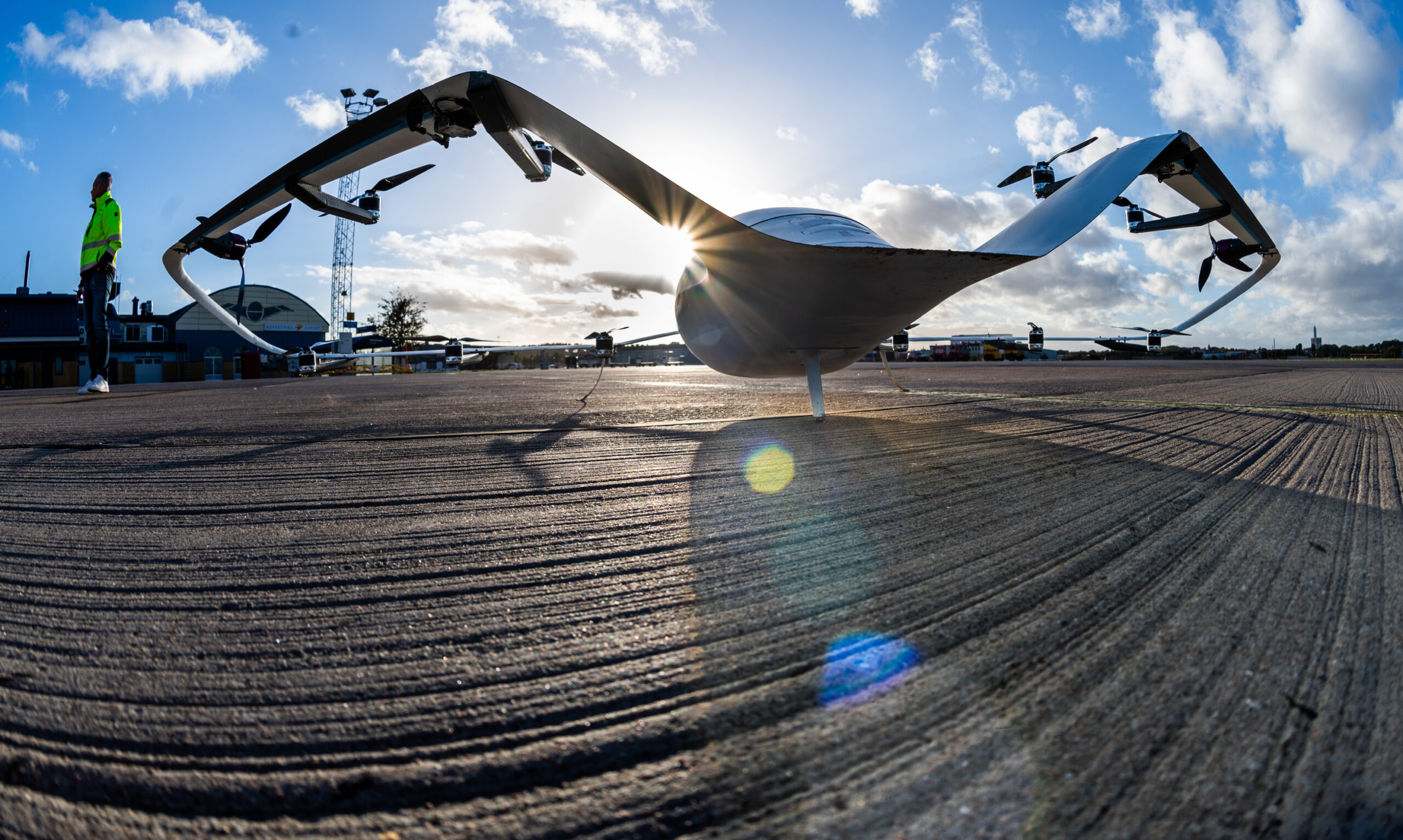 Event vid landingsplatsen inför landningen av en autonom drönare som flyger Lkpg-Nkpg. På bilden en exakt kopia av den som flyger.
